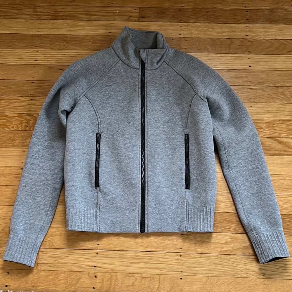 Lululemon jacket size 4